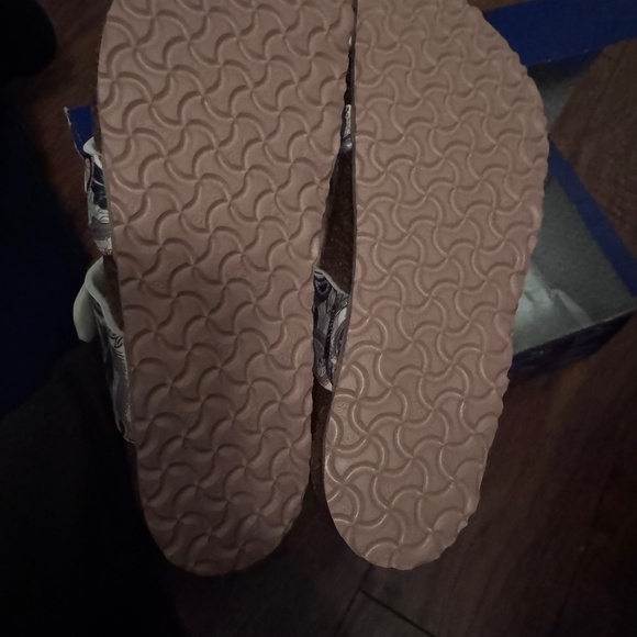 Floral Birkenstock sandals girls size 34 - Picture 2 of 3